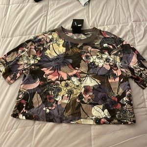 NWT XS Nike floral cropped top with matching shorts